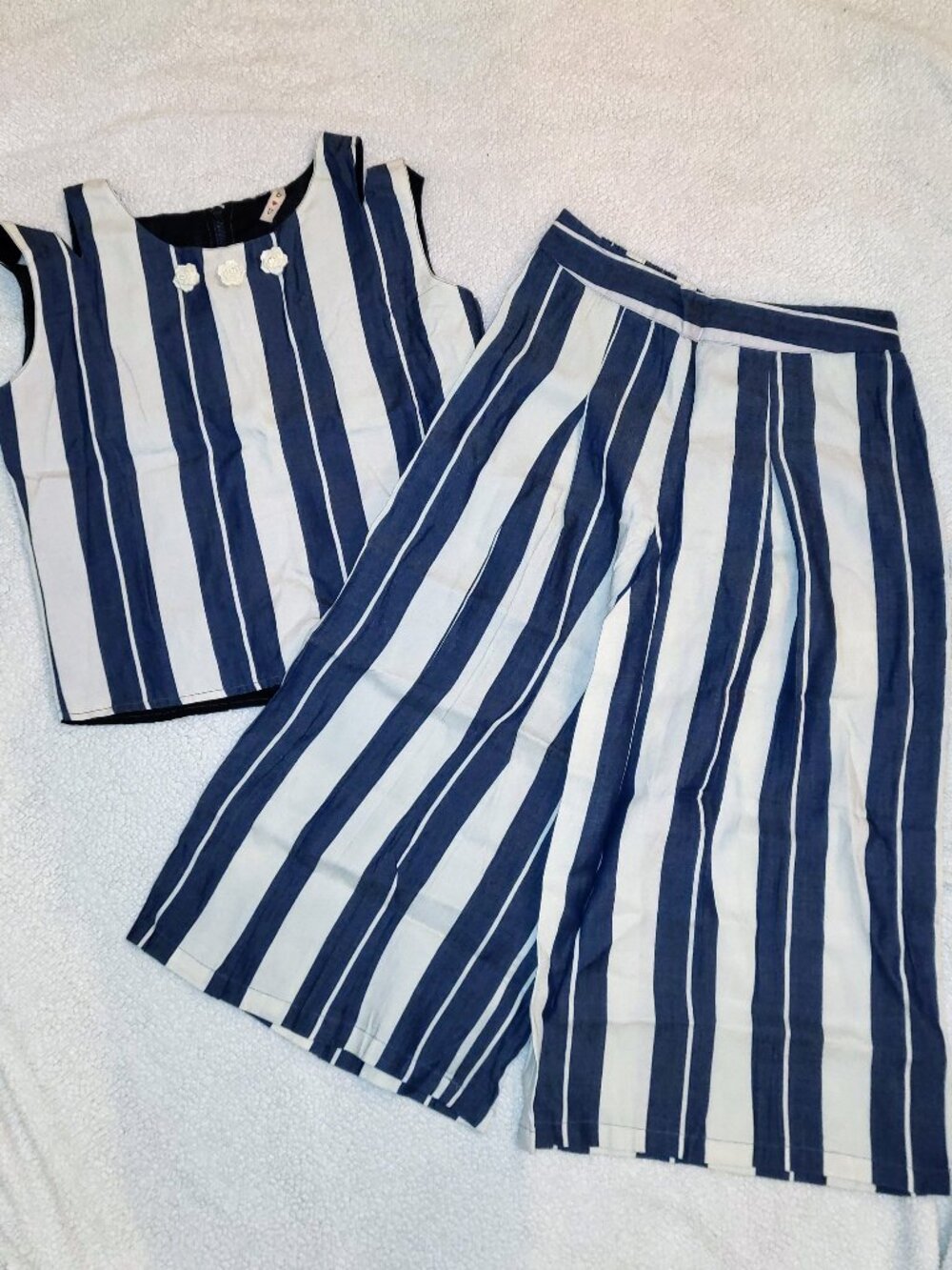 NWOT** Youth Girls Trendy Set